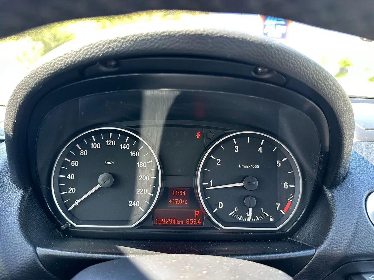BMW 118i — zdjęcie 13