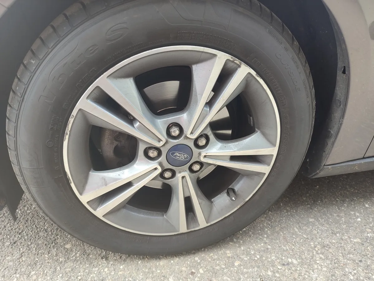 FORD Focus 1.0 SCTi — zdjęcie 4
