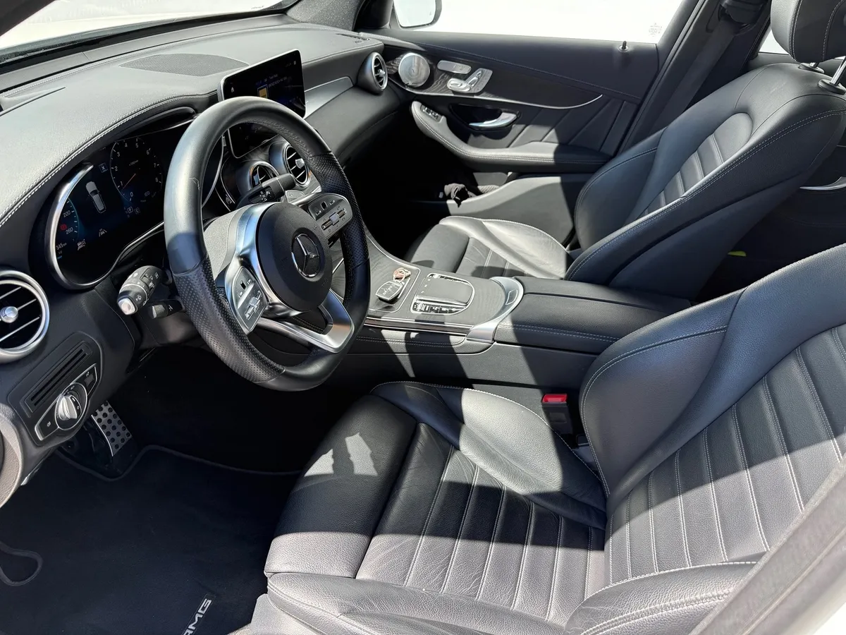 MERCEDES-BENZ GLC 300 — zdjęcie 8