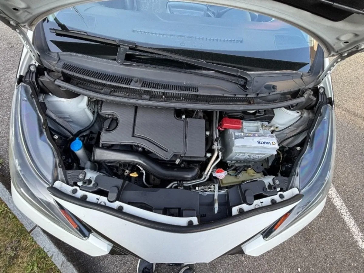 TOYOTA Aygo 1.0 VVT-i x-play, 69 HP — zdjęcie 12