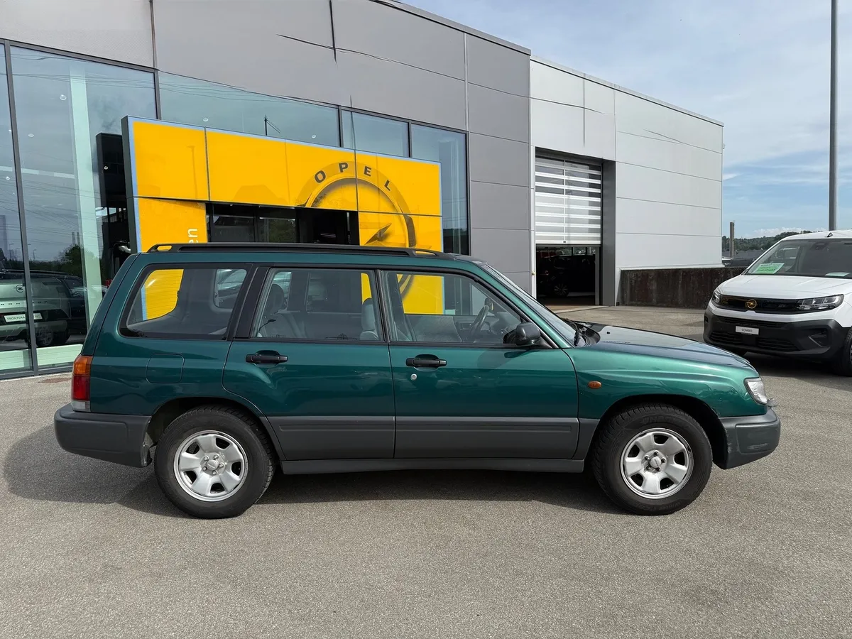 SUBARU FORESTER 2.0 4WD — zdjęcie 2
