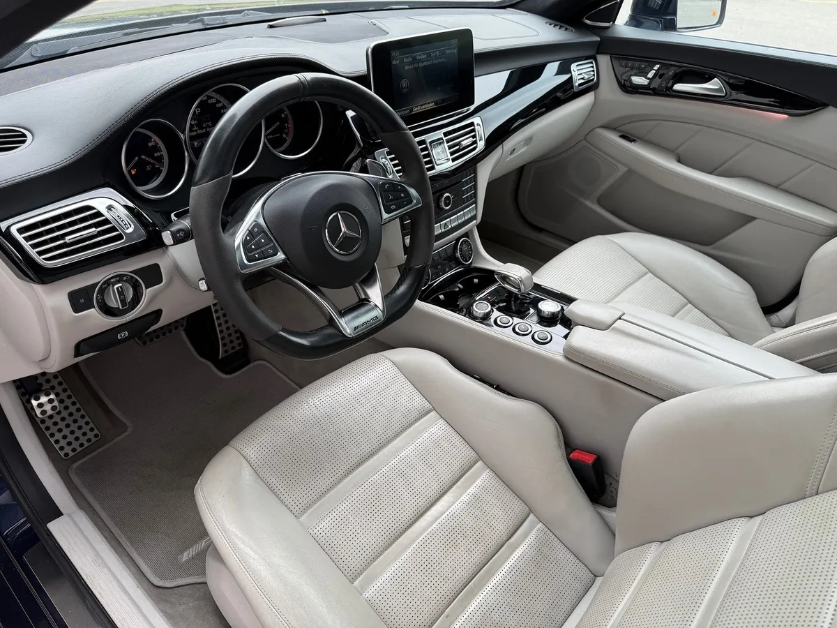 MERCEDES-BENZ CLS 63 S AMG 4m Facelift — zdjęcie 15
