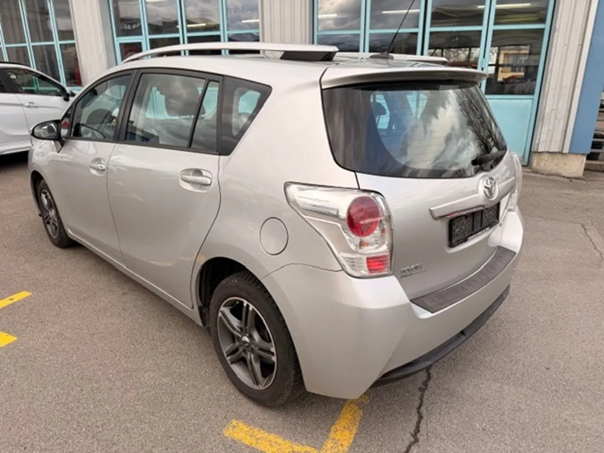 TOYOTA Verso 1.8 — zdjęcie 7