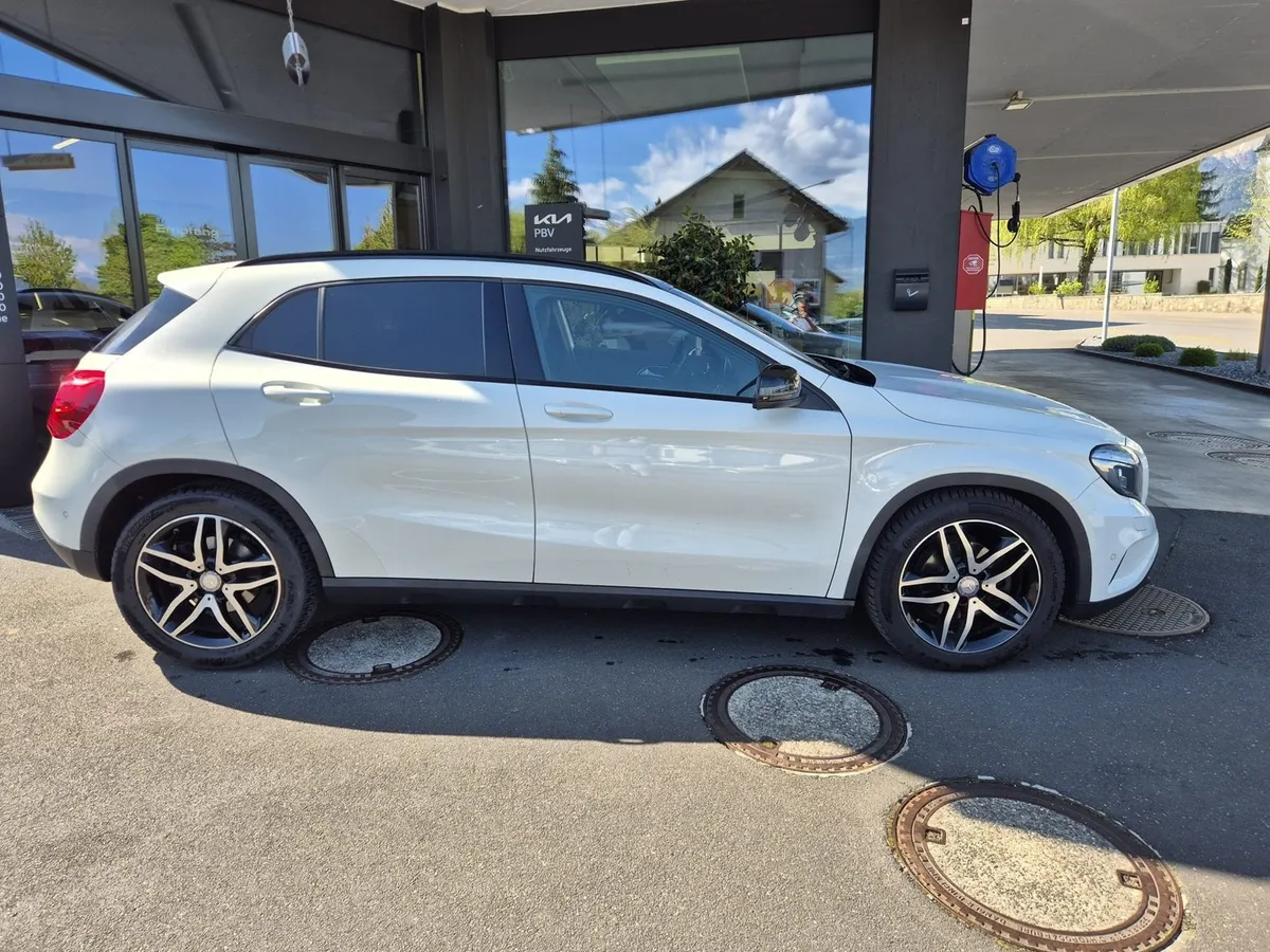 MERCEDES-BENZ GLA220CDI 4m — zdjęcie 2