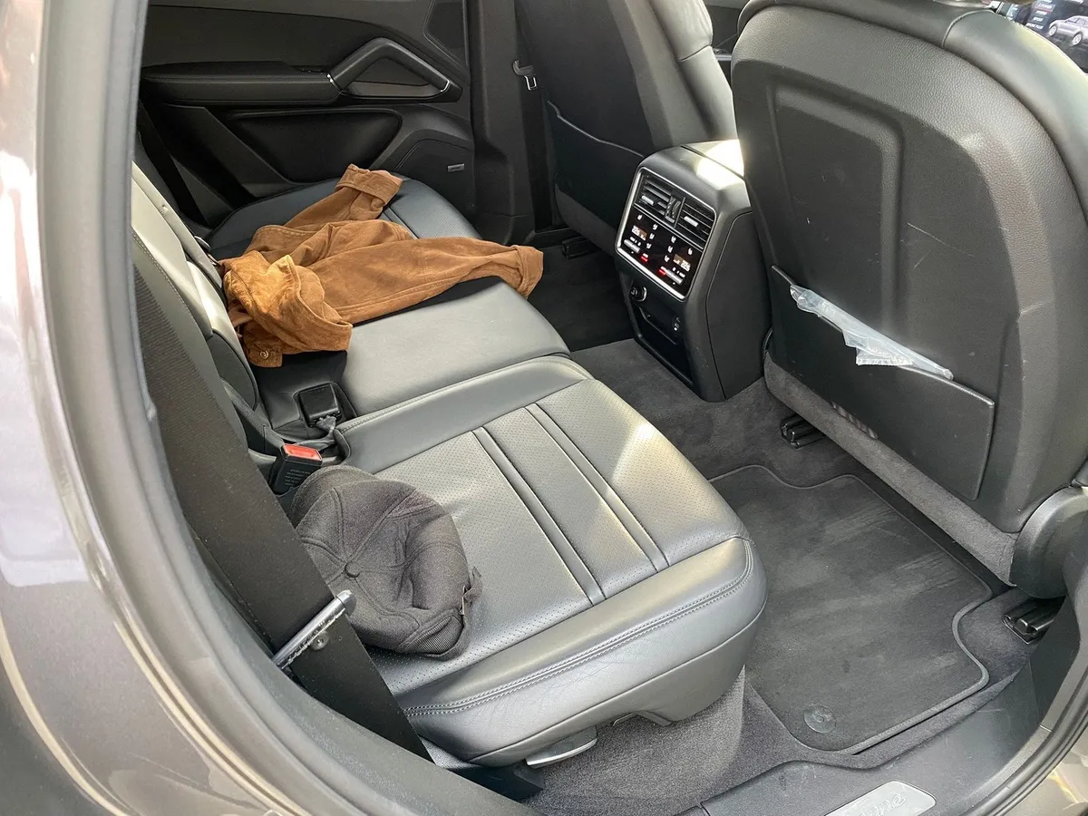 PORSCHE Cayenne E-Hybrid — zdjęcie 10
