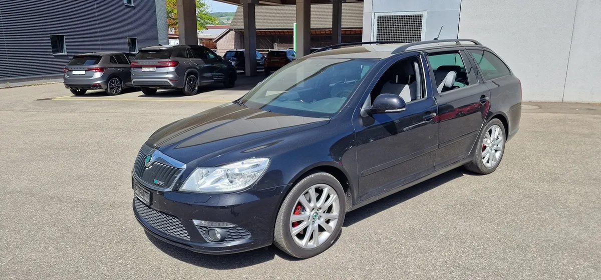 SKODA Octavia Combi RS