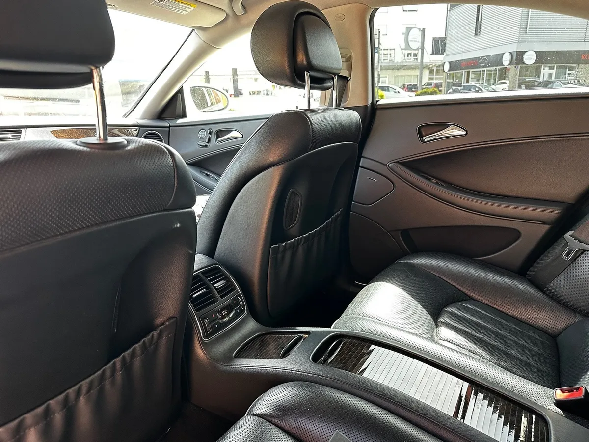 MERCEDES-BENZ CLS 350 — zdjęcie 13