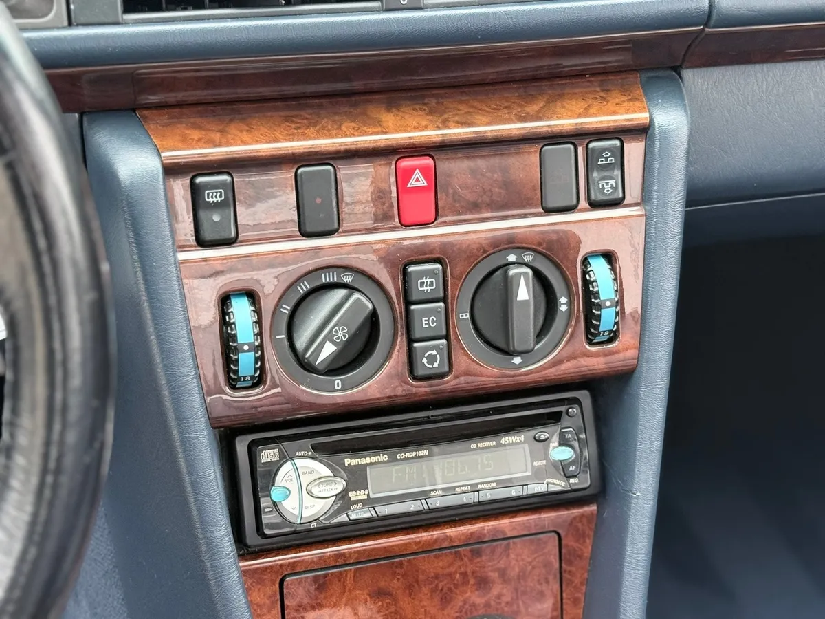MERCEDES-BENZ 300 CE-24 — zdjęcie 14