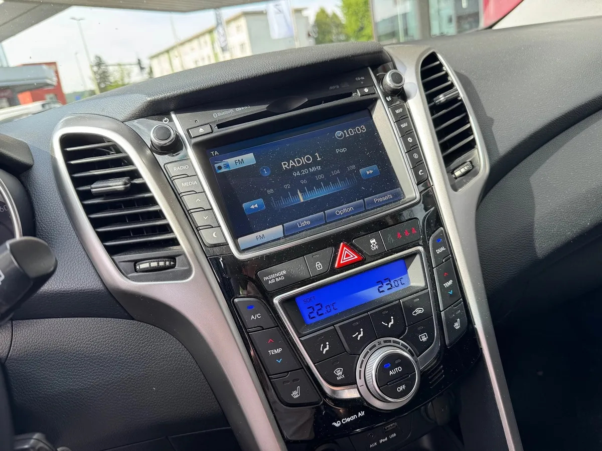 HYUNDAI i30 1.6 GDI — zdjęcie 13