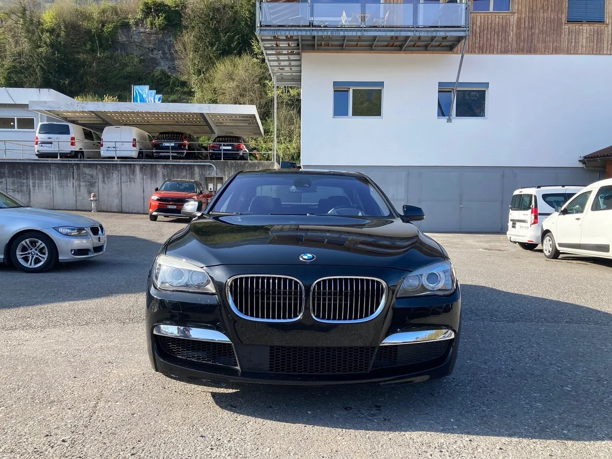 BMW 750l XDrive — zdjęcie 2