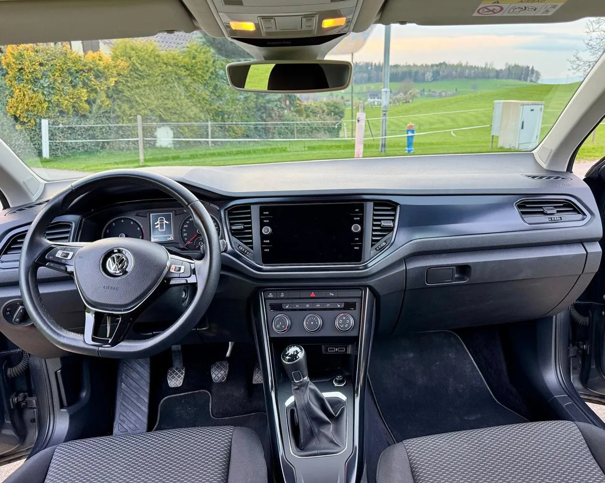 VW T-Roc 1.0 TSI — zdjęcie 9