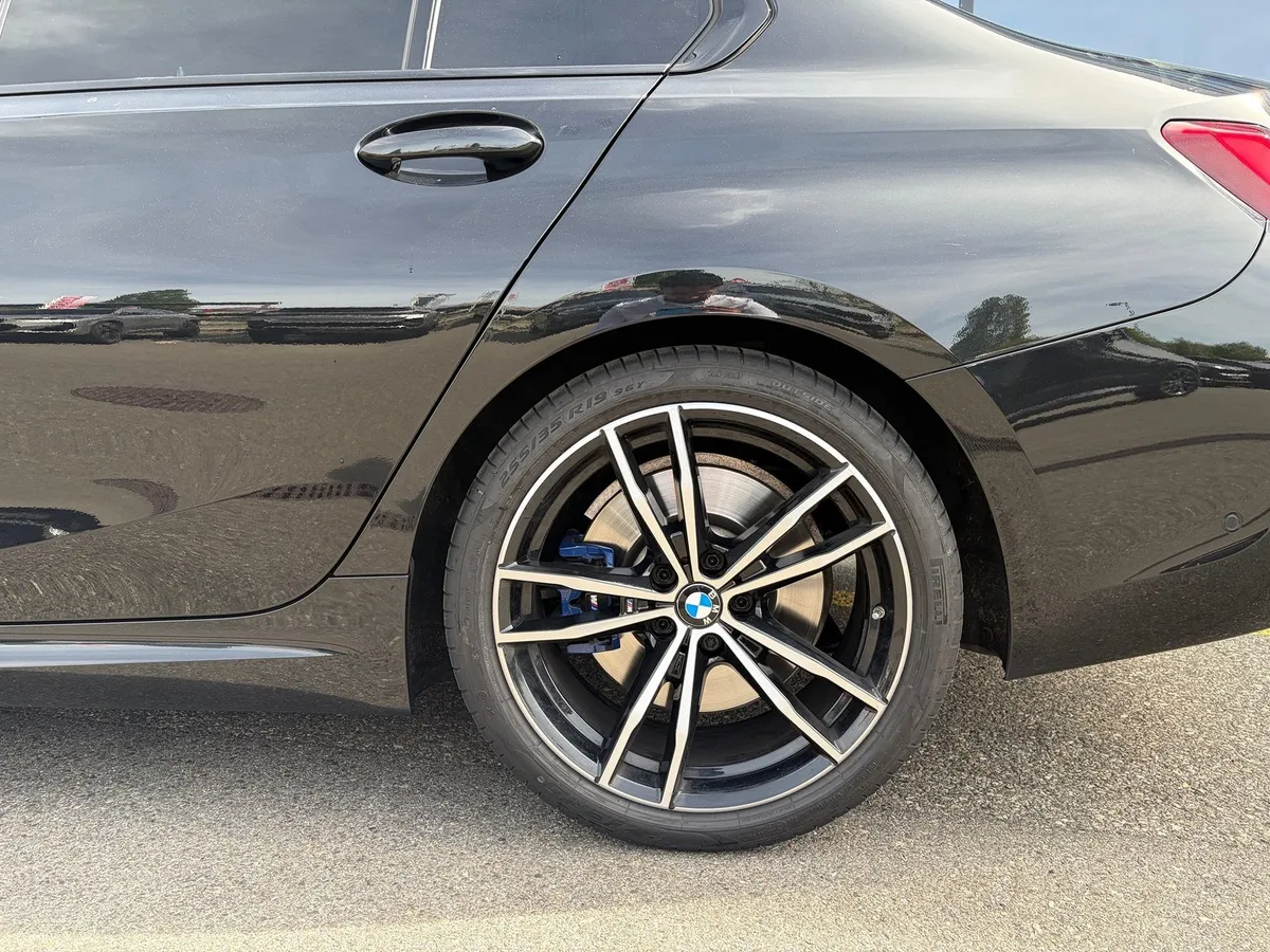 BMW 330d xDrive — zdjęcie 10