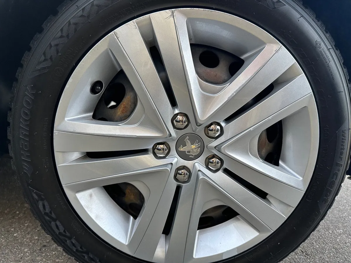 PEUGEOT 208 1.2 VTi — zdjęcie 12