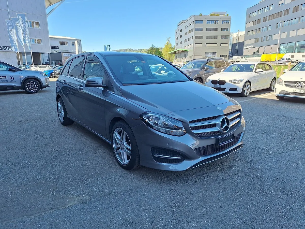 MERCEDES-BENZ B 180 — zdjęcie 6