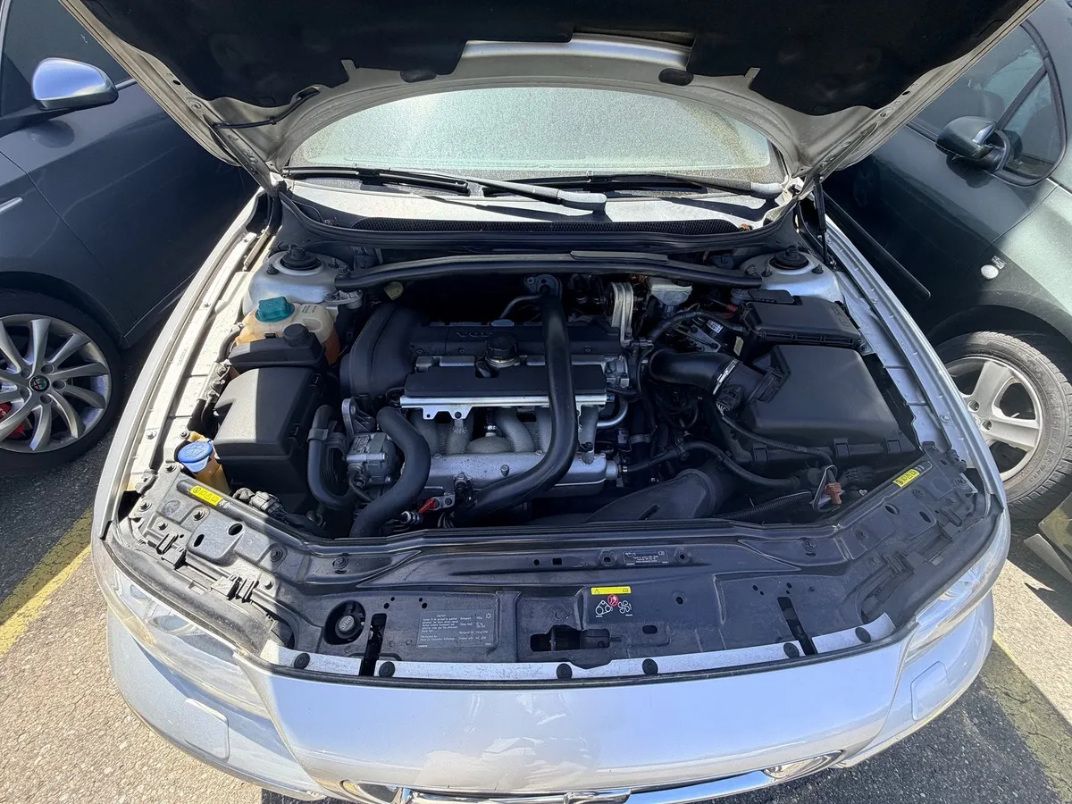 VOLVO S60 2.5T — zdjęcie 13