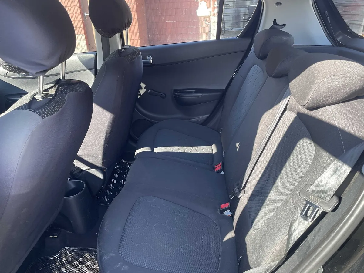 HYUNDAI i20 1.2 — zdjęcie 9