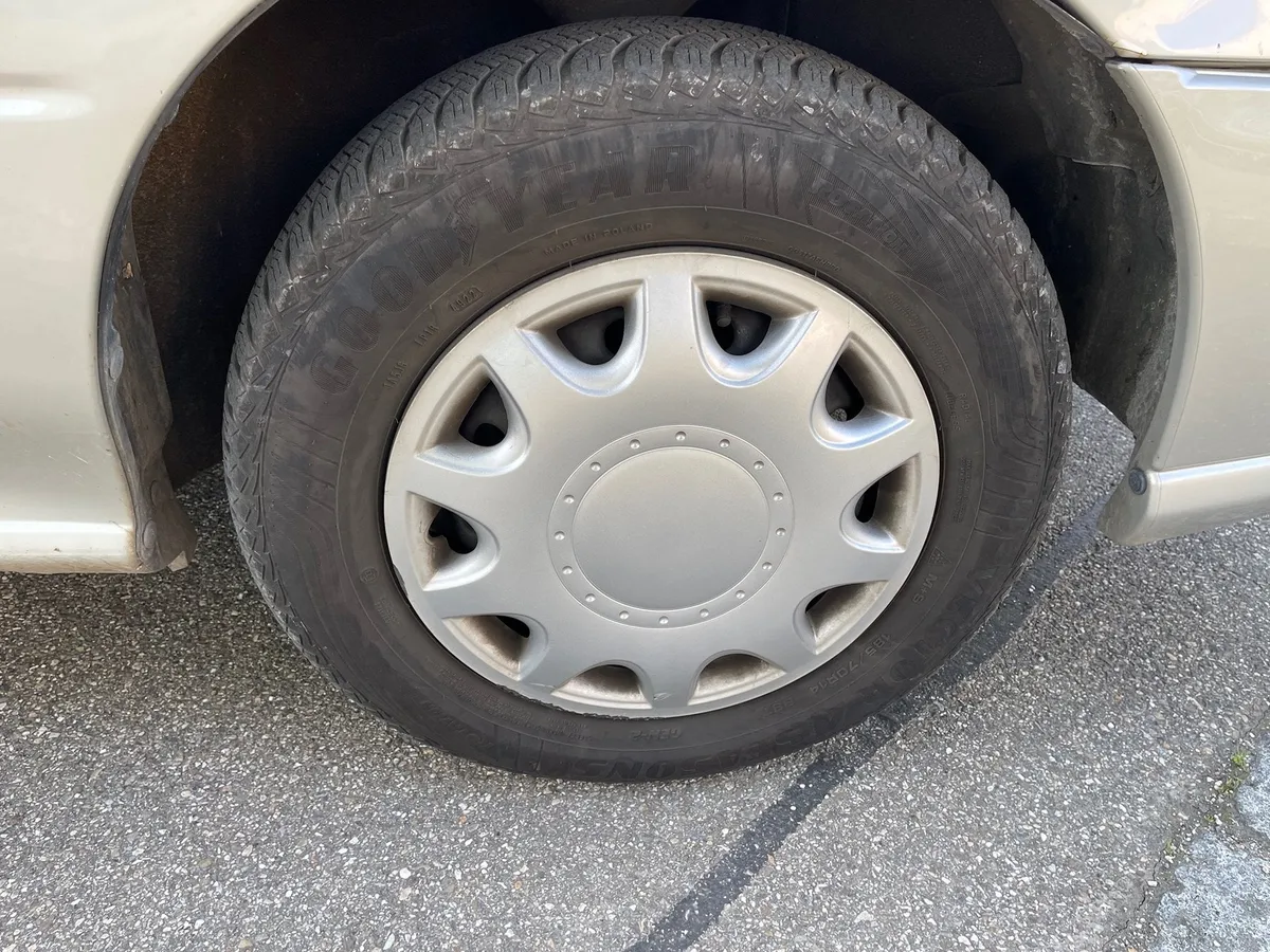 SUBARU Impreza 2.0 4WD — zdjęcie 9