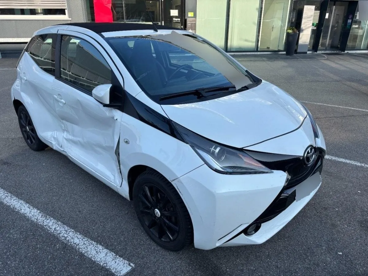 TOYOTA Aygo 1.0 VVT-i x-play, 69 HP — zdjęcie 4