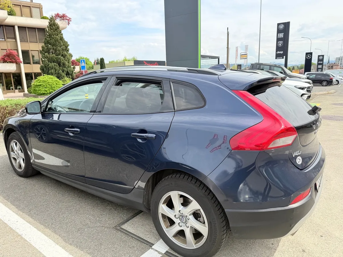 VOLVO V40 CC T4 AWD — zdjęcie 5