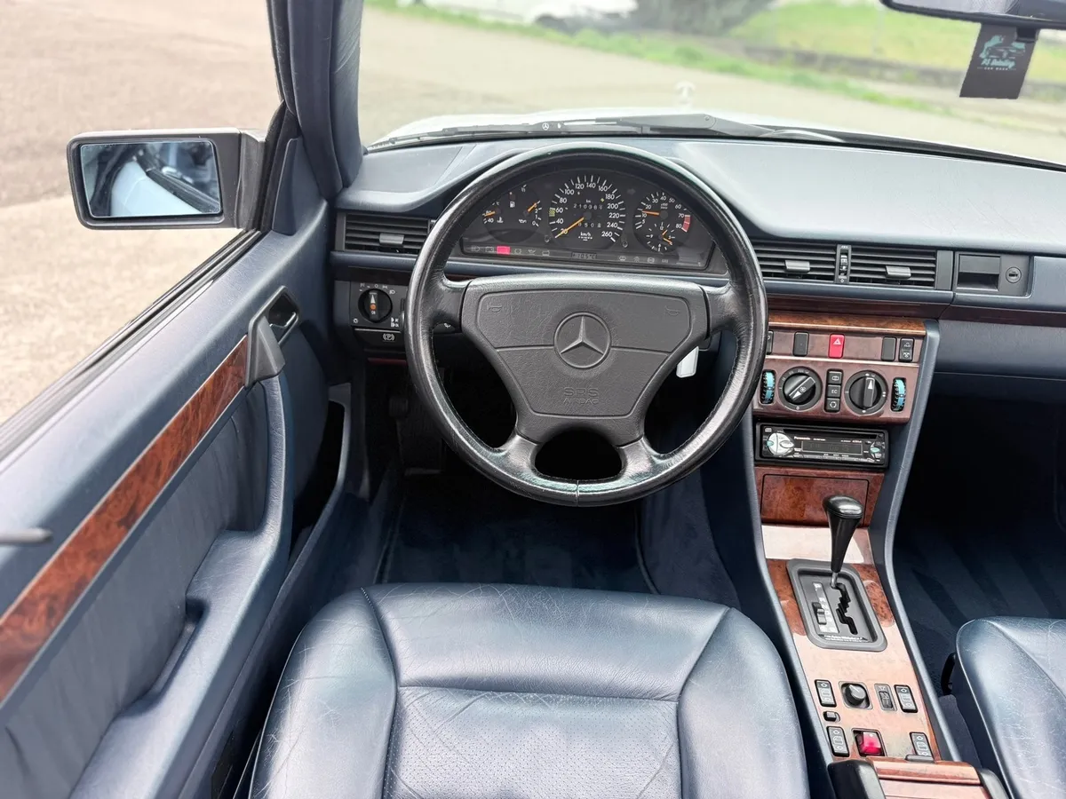 MERCEDES-BENZ 300 CE-24 — zdjęcie 10