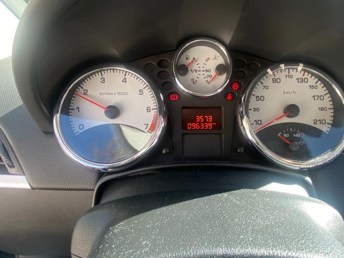 PEUGEOT 207 CC 1.6i Turbo — zdjęcie 15