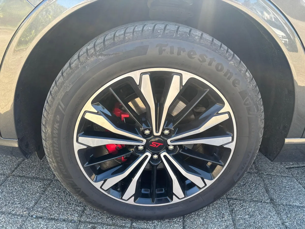 FORD Kuga 2.5 FHEV 4x4 — zdjęcie 7