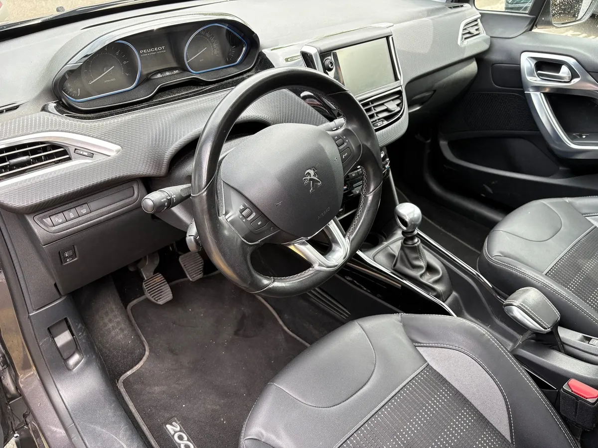 PEUGEOT 2008 1.2i STT — zdjęcie 15