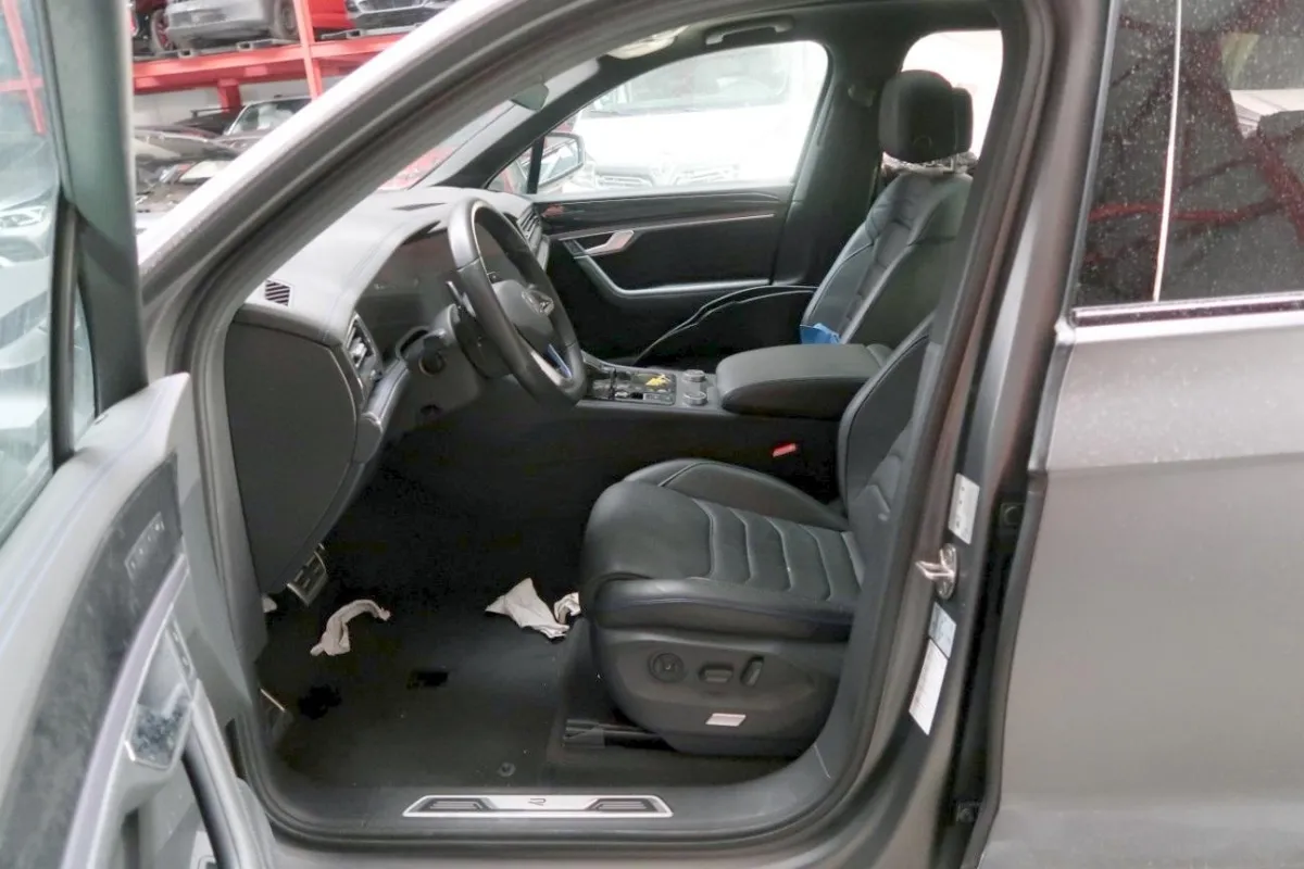 VW Touareg 3.0 PLUG-IN-HYBRID, 340 PS — zdjęcie 8