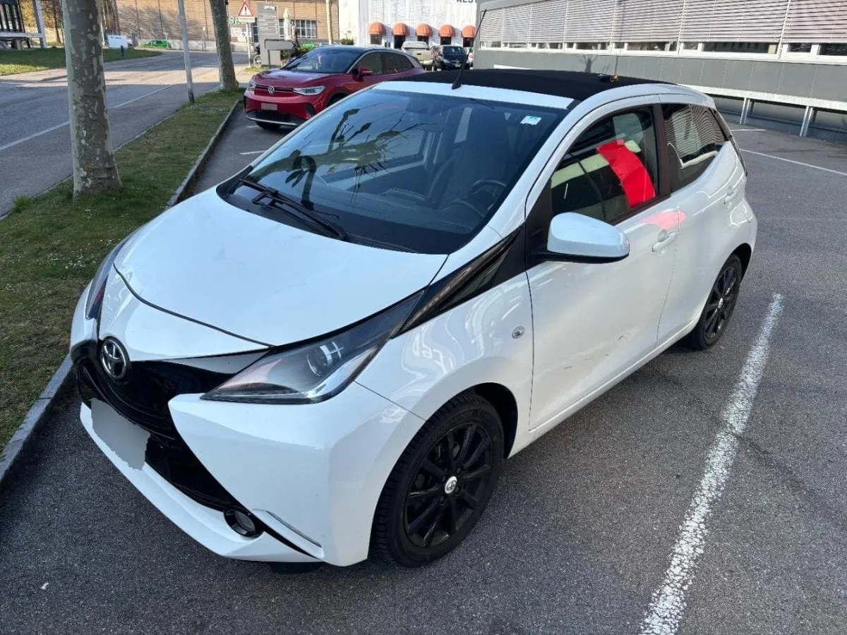 TOYOTA Aygo 1.0 VVT-i x-play, 69 HP — zdjęcie 6
