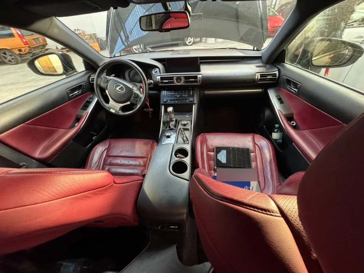 LEXUS IS 300h F-Sport, 181 HP — zdjęcie 7