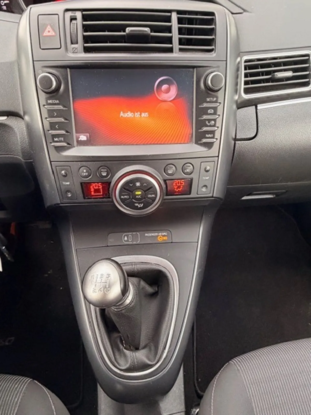 TOYOTA Verso 1.8 — zdjęcie 11