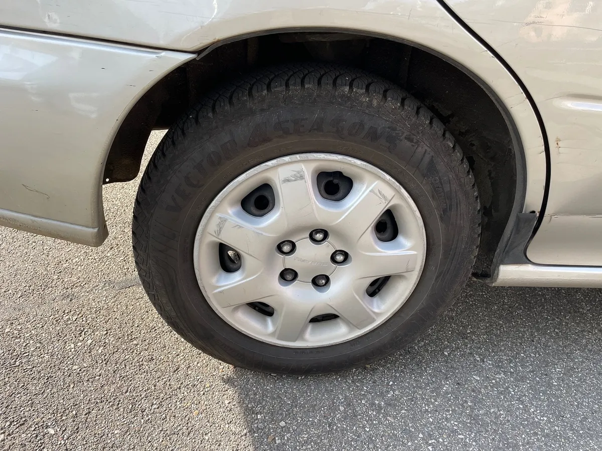 SUBARU Impreza 2.0 4WD — zdjęcie 8