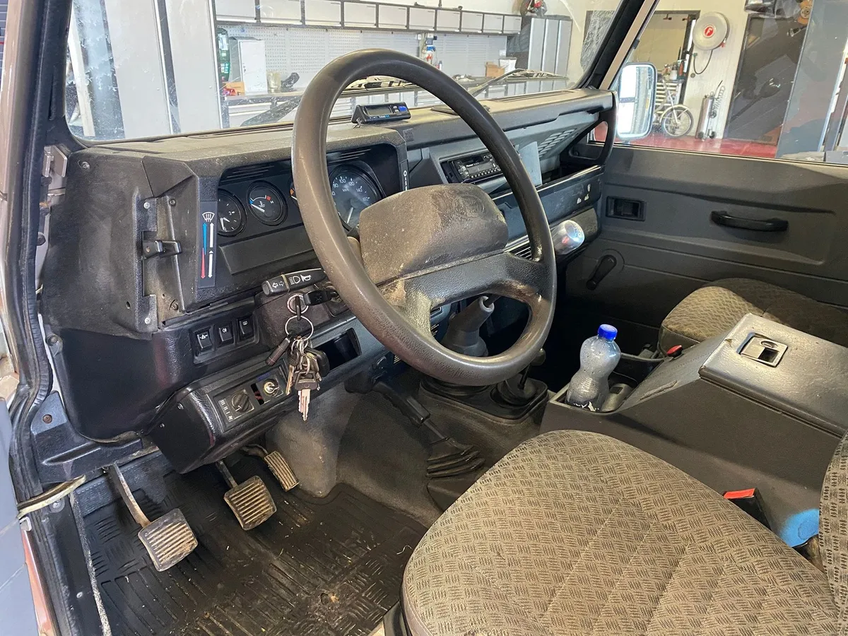 LAND ROVER Land-Rover Defender 90TDi — zdjęcie 9