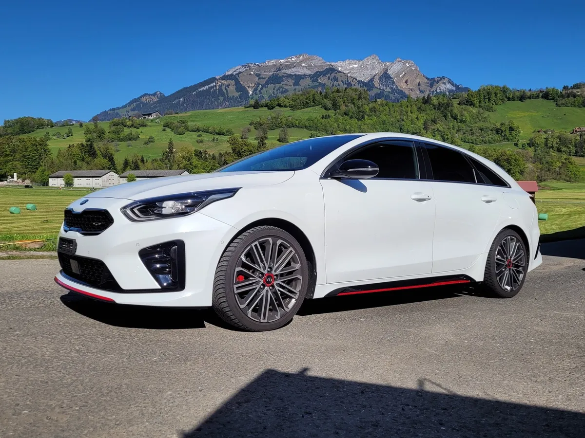 KIA ProCeed GT 1.6 — zdjęcie 2