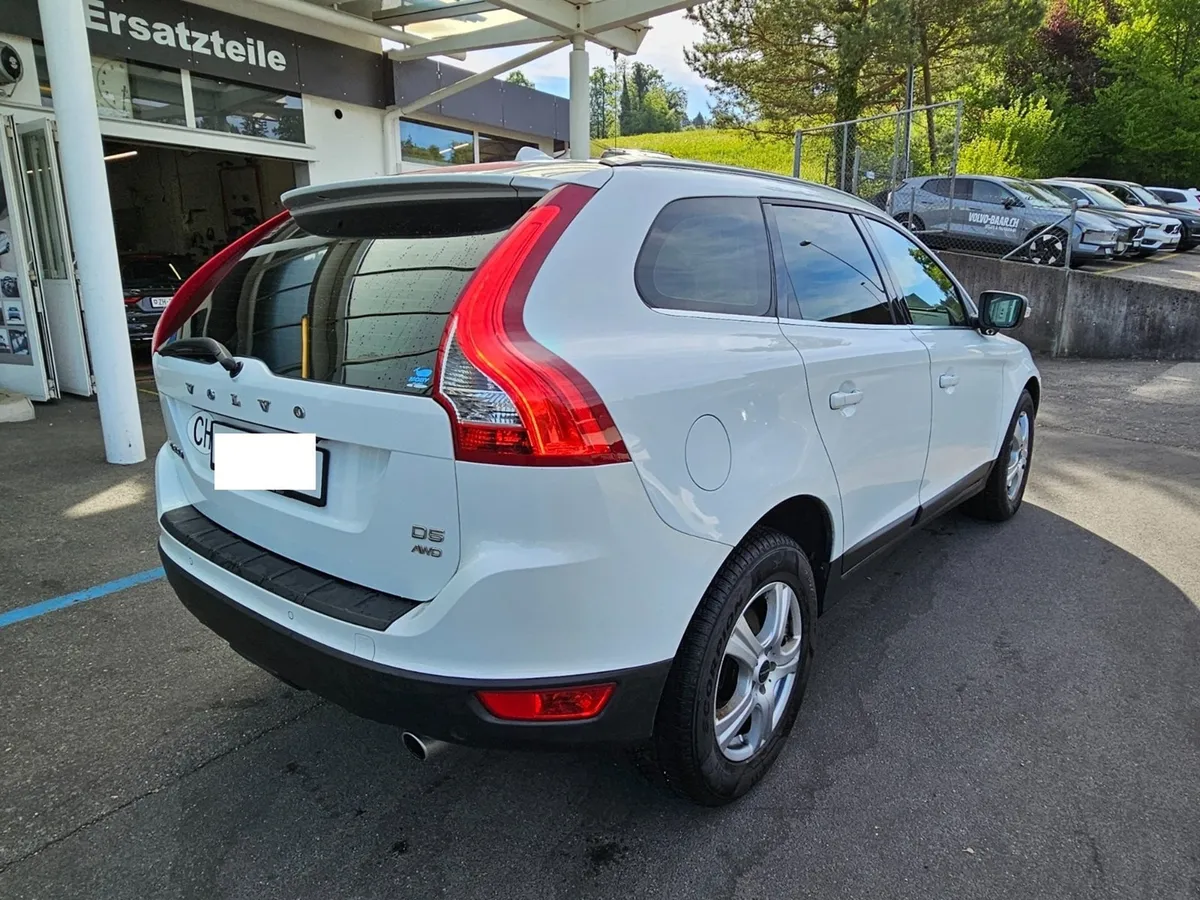 VOLVO XC60 D5 AWD — zdjęcie 5