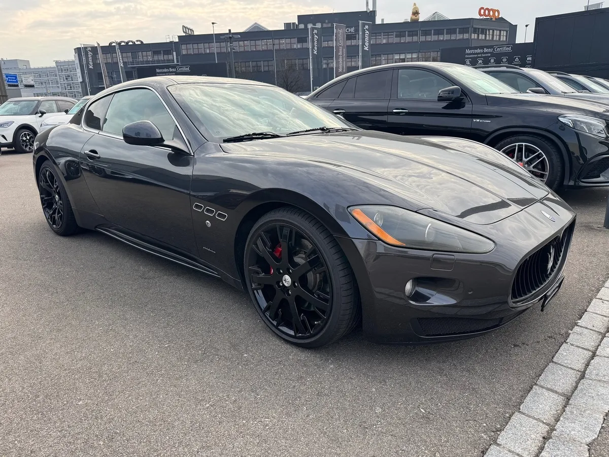 MASERATI Granturismo S — zdjęcie 11