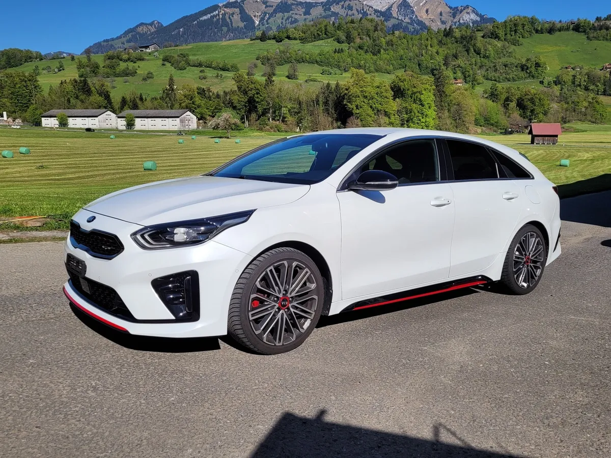 KIA ProCeed GT 1.6 — zdjęcie 3