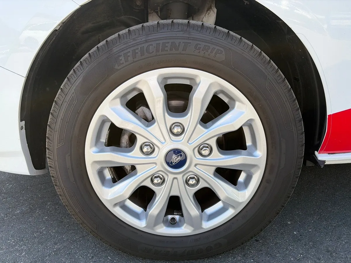 FORD Transit Custom — zdjęcie 15