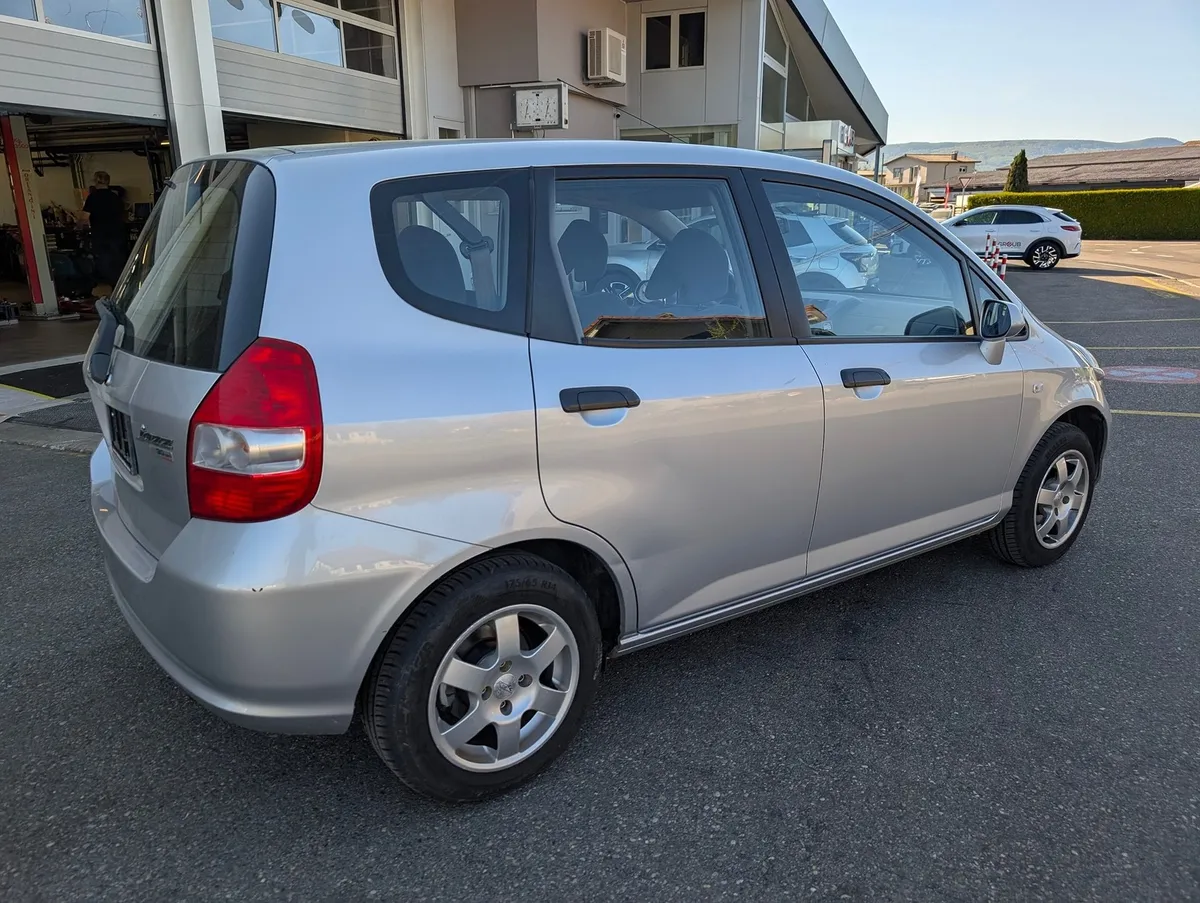 HONDA Jazz 1.4 ES MT — zdjęcie 14