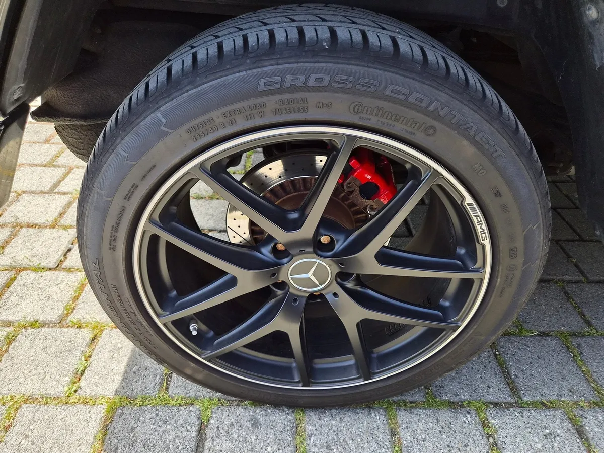 MERCEDES-BENZ AMG G63 — zdjęcie 13