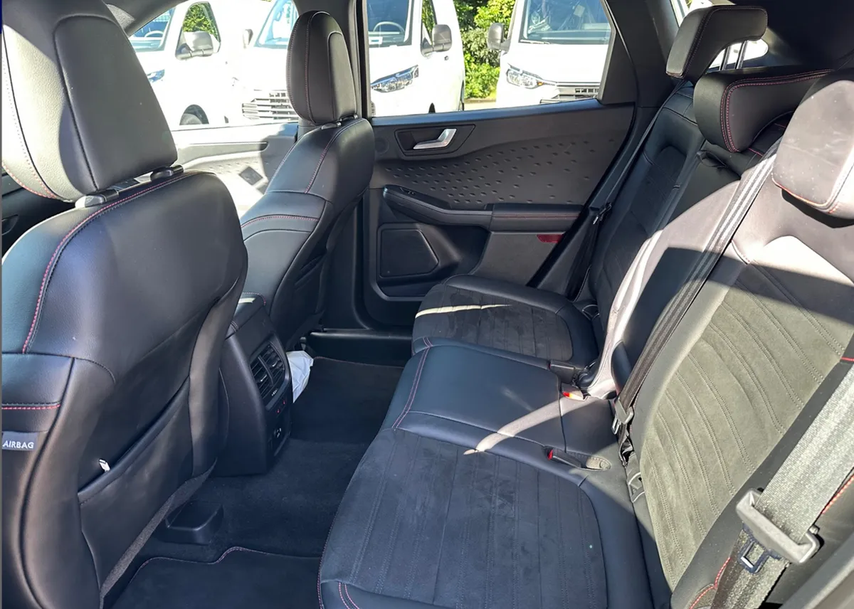 FORD Kuga 2.0 TDCi ST-LineX 4x4 AUTOMAT — zdjęcie 14