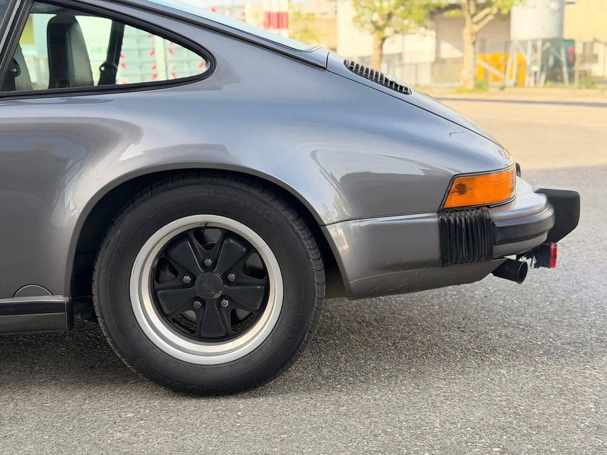 PORSCHE 911 CARRERA — zdjęcie 9