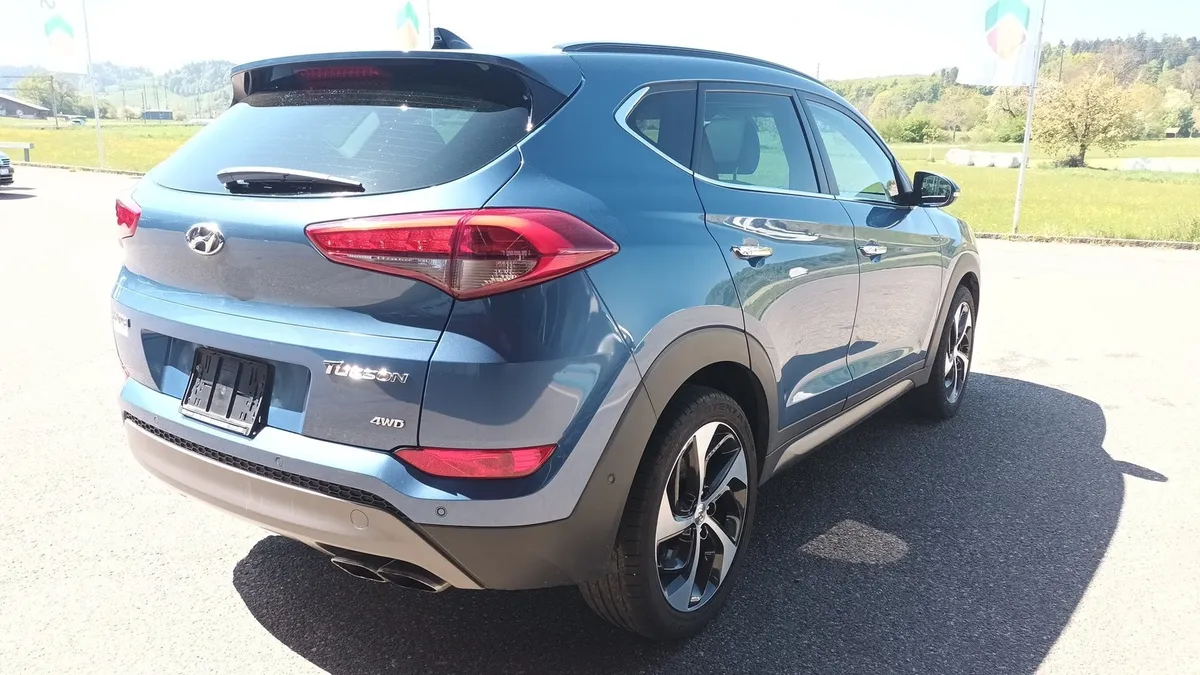 HYUNDAI Tucson 2.0 CRDI Vertex — zdjęcie 5