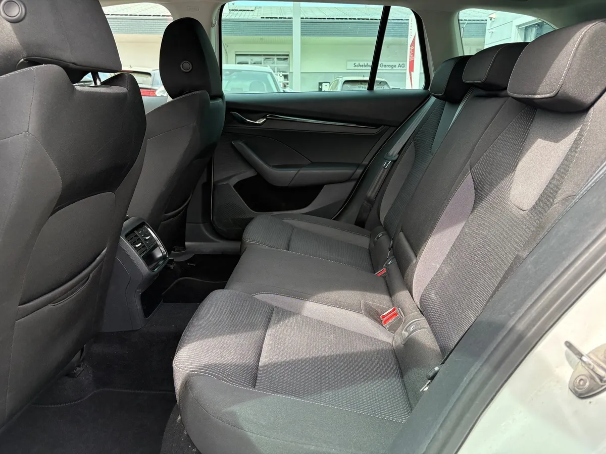 SKODA Octavia 2.0TDI4x4 — zdjęcie 12
