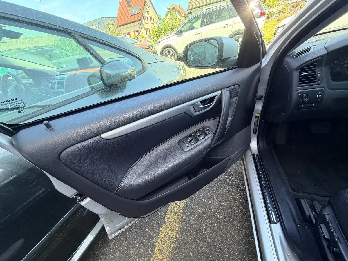 VOLVO S60 2.5T — zdjęcie 10