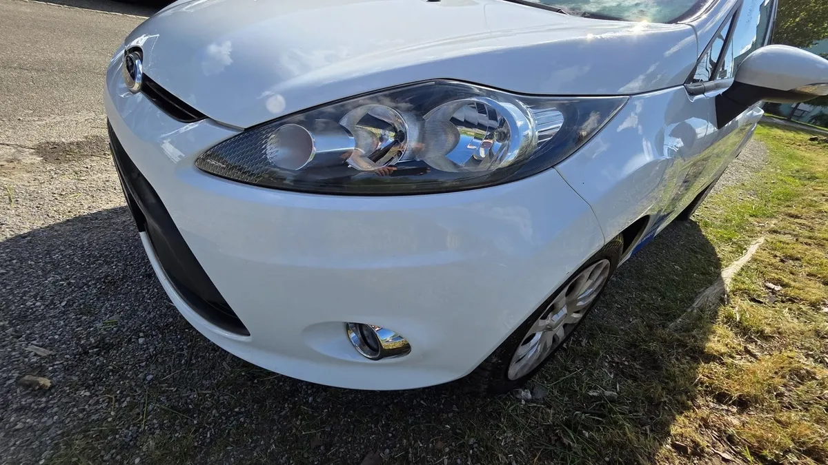 FORD Fiesta 1.4i — zdjęcie 6