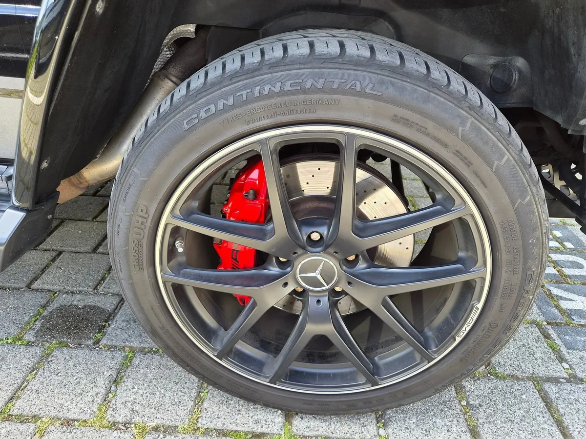 MERCEDES-BENZ AMG G63 — zdjęcie 14