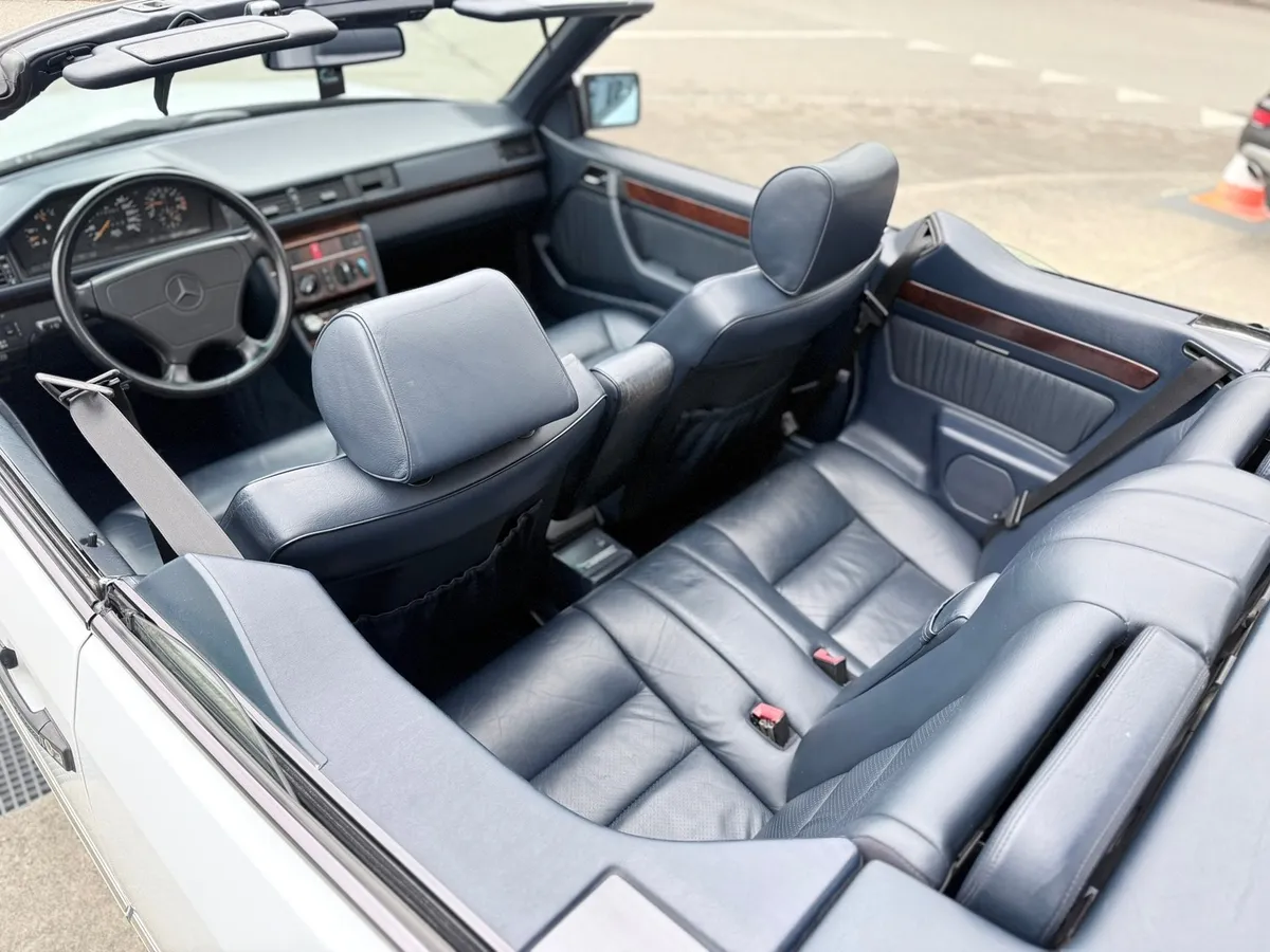 MERCEDES-BENZ 300 CE-24 — zdjęcie 12