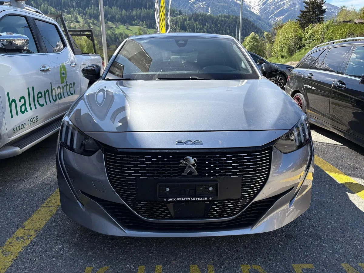 PEUGEOT 208 PureTech — zdjęcie 2