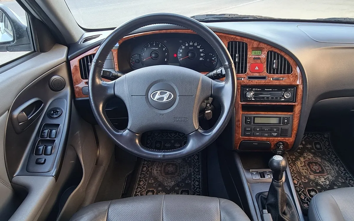 HYUNDAI Elantra 2.0 CVVT Swiss Edition — zdjęcie 11